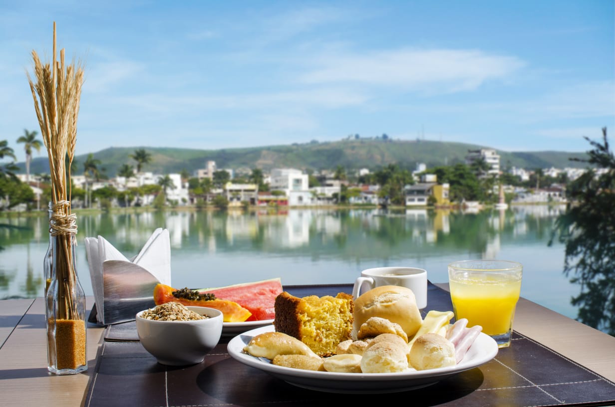 Atlas Hotel: localização nobre e vista para a Lagoa Paulino
